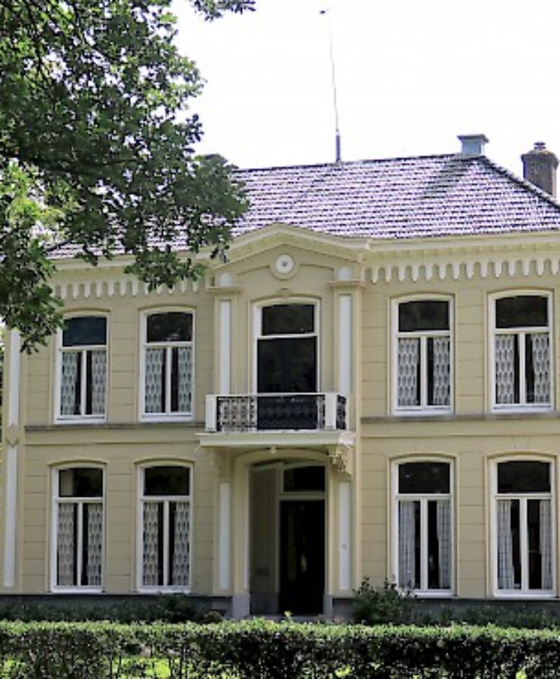 Monumentenstatus Lytse Slot, Villa Nova, te Veenklooster