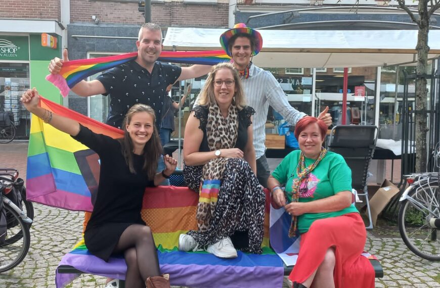 Regenboogbankje voor Dokkum