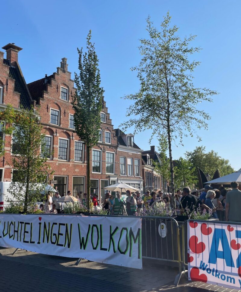 “Er is nog zomer en genoeg” (welkomstactie vluchtelingen)